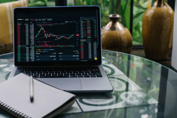 Apprendre le trading : les outils qui vous mèneront au succès
